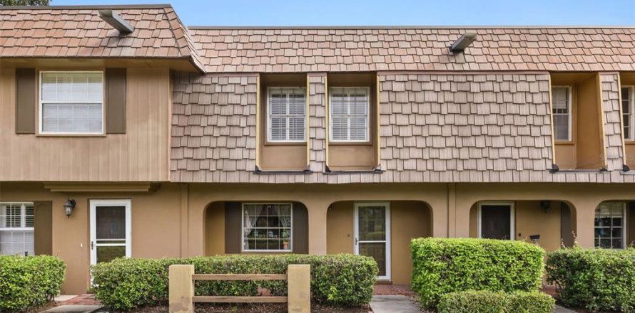 Townhouse in Orlando, Florida 2 bedrooms, 111.48 sq.m. № 2385778