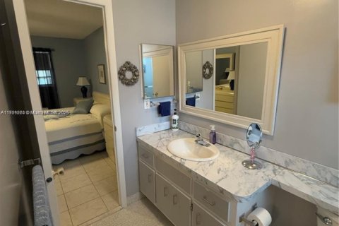 Condominio en venta en Lauderhill, Florida, 1 dormitorio, 63.17 m2 № 1965539 - foto 4