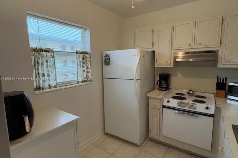 Condominio en venta en Lauderhill, Florida, 1 dormitorio, 63.17 m2 № 1965539 - foto 7