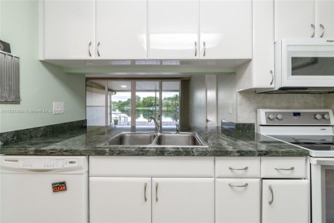 Adosado en venta en Miami, Florida, 3 dormitorios, 140.28 m2 № 1809366 - foto 26