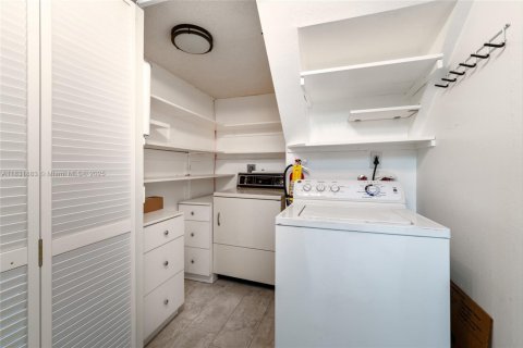 Adosado en venta en Miami, Florida, 3 dormitorios, 140.28 m2 № 1809366 - foto 29