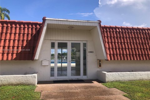Touwnhouse à vendre à Miami, Floride: 3 chambres, 140.28 m2 № 1809366 - photo 13