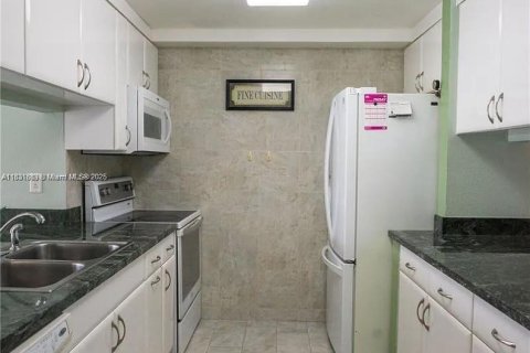 Touwnhouse à vendre à Miami, Floride: 3 chambres, 140.28 m2 № 1809366 - photo 11