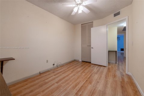 Adosado en venta en Miami, Florida, 3 dormitorios, 140.28 m2 № 1809366 - foto 17