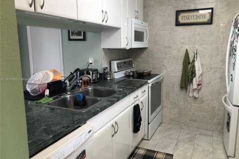 Touwnhouse à vendre à Miami, Floride: 3 chambres, 140.28 m2 № 1809366 - photo 3