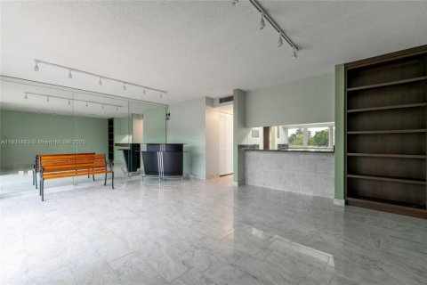 Adosado en venta en Miami, Florida, 3 dormitorios, 140.28 m2 № 1809366 - foto 20