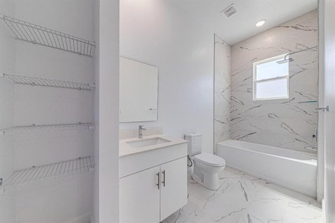 Copropriété à louer à Davenport, Floride: 5 chambres, 155.24 m2 № 1866865 - photo 29