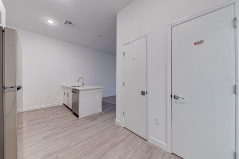 Copropriété à louer à Davenport, Floride: 5 chambres, 155.24 m2 № 1866865 - photo 6