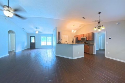 House in Ocala, Florida 3 bedrooms, 126.53 sq.m. № 1912132 - photo 8