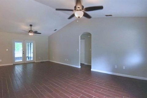House in Ocala, Florida 3 bedrooms, 126.53 sq.m. № 1912132 - photo 7