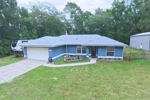 House in Ocala, Florida 3 bedrooms, 126.53 sq.m. № 1912132 - photo 1