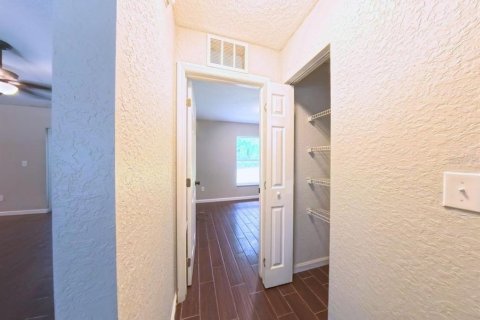 House in Ocala, Florida 3 bedrooms, 126.53 sq.m. № 1912132 - photo 18
