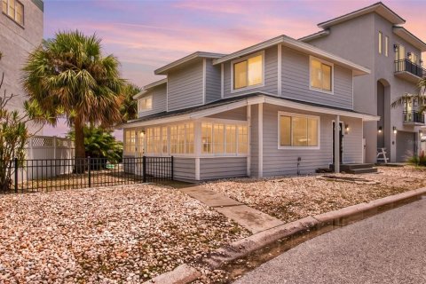 Villa ou maison à Treasure Island, Floride 3 chambres, 209.12 m2 № 2358833