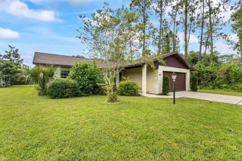 House in Palm Coast, Florida 3 bedrooms, 167.22 sq.m. № 1866683 - photo 2