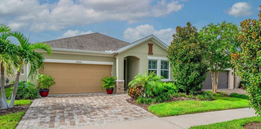House in Fish Hawk, Florida 2 bedrooms, 164.34 sq.m. № 1916601