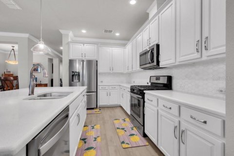 House in Fish Hawk, Florida 2 bedrooms, 164.34 sq.m. № 1916601 - photo 12