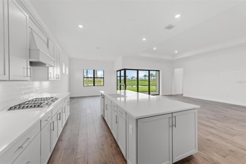 House in Lakewood Ranch, Florida 3 bedrooms, 230.68 sq.m. № 1886736 - photo 12