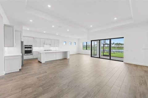 House in Lakewood Ranch, Florida 3 bedrooms, 230.68 sq.m. № 1886736 - photo 14
