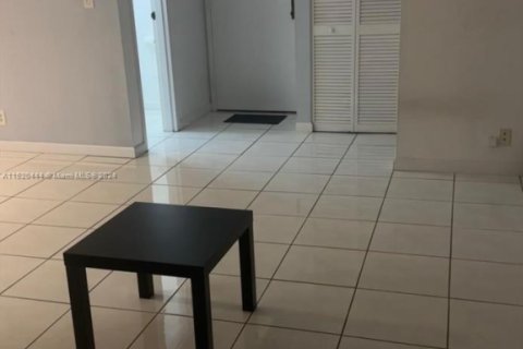 Купить кондоминиум в Санни-Айлс-Бич, Флорида 1 спальня, 71.26м2, № 1984957 - фото 8