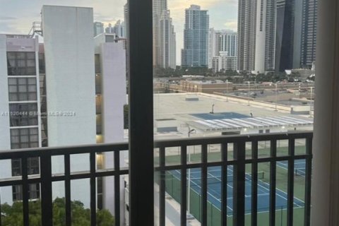 Купить кондоминиум в Санни-Айлс-Бич, Флорида 1 спальня, 71.26м2, № 1984957 - фото 6