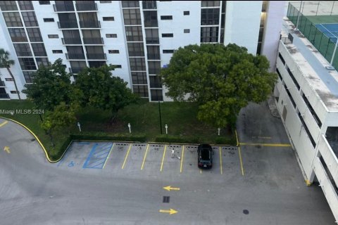 Купить кондоминиум в Санни-Айлс-Бич, Флорида 1 спальня, 71.26м2, № 1984957 - фото 2