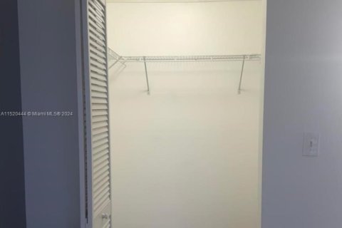 Купить кондоминиум в Санни-Айлс-Бич, Флорида 1 спальня, 71.26м2, № 1984957 - фото 10