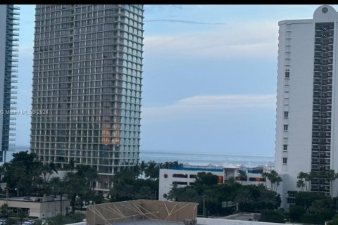 Купить кондоминиум в Санни-Айлс-Бич, Флорида 1 спальня, 71.26м2, № 1984957 - фото 7