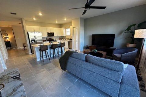 Villa ou maison à louer à Homestead, Floride: 4 chambres, 205.96 m2 № 1982069 - photo 1