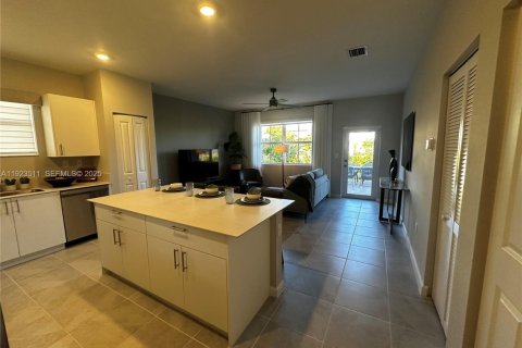 Villa ou maison à louer à Homestead, Floride: 4 chambres, 205.96 m2 № 1982069 - photo 6