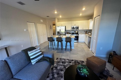 Villa ou maison à louer à Homestead, Floride: 4 chambres, 205.96 m2 № 1982069 - photo 7