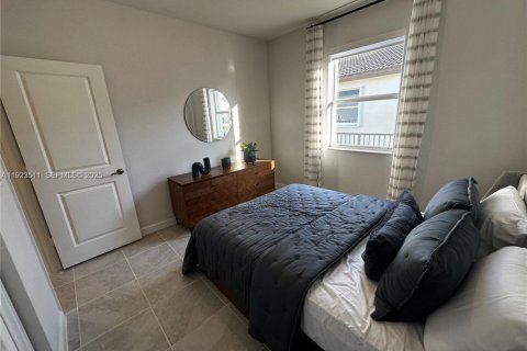 Villa ou maison à louer à Homestead, Floride: 4 chambres, 205.96 m2 № 1982069 - photo 13