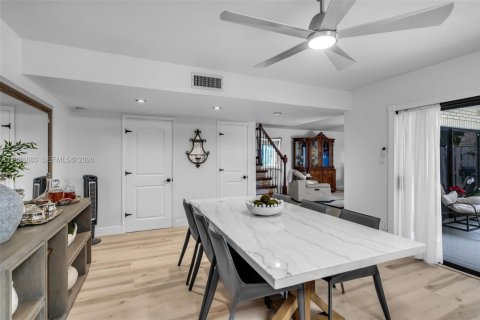 Touwnhouse à vendre à North Lauderdale, Floride: 2 chambres, 142.14 m2 № 2062647 - photo 9