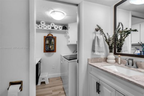 Touwnhouse à vendre à North Lauderdale, Floride: 2 chambres, 142.14 m2 № 2062647 - photo 13