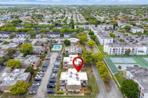 Touwnhouse à vendre à North Lauderdale, Floride: 2 chambres, 142.14 m2 № 2062647 - photo 29