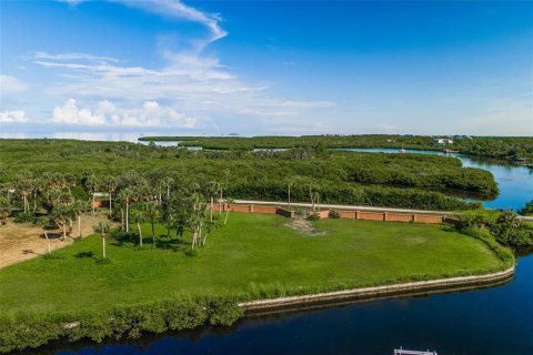 Terreno en venta en New Port Richey, Florida № 1509007 - foto 1