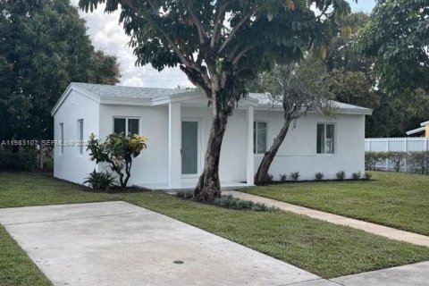 Casa en Miami Gardens, Florida 3 dormitorios, 78.04 m2 № 2049412
