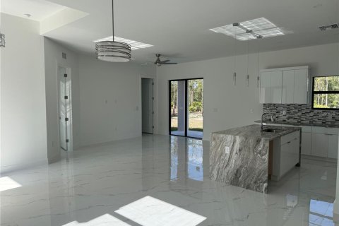 Casa en venta en Lehigh Acres, Florida, 3 dormitorios, 139.17 m2 № 1628555 - foto 11