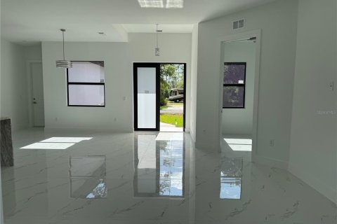 Casa en venta en Lehigh Acres, Florida, 3 dormitorios, 139.17 m2 № 1628555 - foto 16