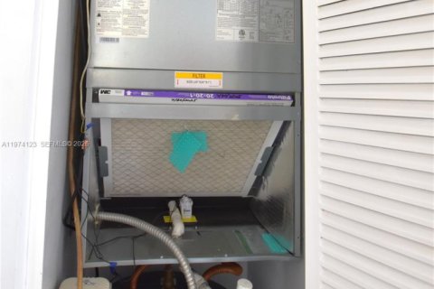 Casa en venta en West Palm Beach, Florida, 1 dormitorio, 61.5 m2 № 2036444 - foto 16