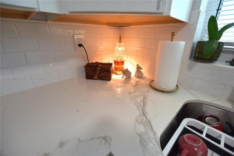 Casa en venta en West Palm Beach, Florida, 1 dormitorio, 61.5 m2 № 2036444 - foto 11