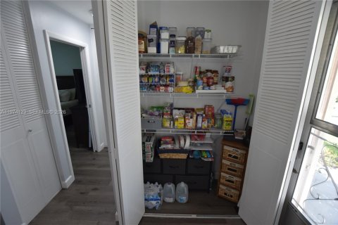 Casa en venta en West Palm Beach, Florida, 1 dormitorio, 61.5 m2 № 2036444 - foto 15