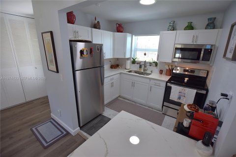 Casa en venta en West Palm Beach, Florida, 1 dormitorio, 61.5 m2 № 2036444 - foto 7