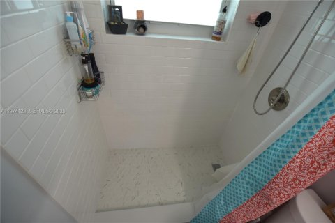 Casa en venta en West Palm Beach, Florida, 1 dormitorio, 61.5 m2 № 2036444 - foto 25