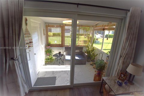 Casa en venta en West Palm Beach, Florida, 1 dormitorio, 61.5 m2 № 2036444 - foto 6