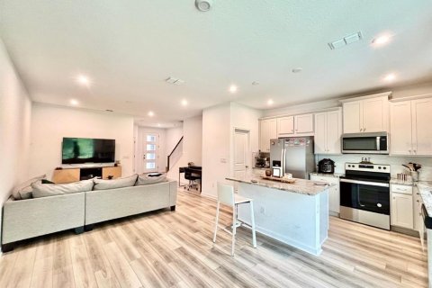 Снять в аренду таунхаус в Орландо, Флорида 4 комнаты, 144.83м2, № 1883052 - фото 5