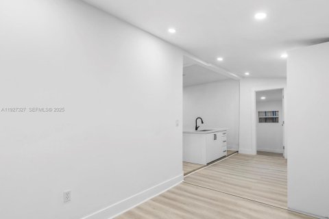 Купить виллу или дом в Майами, Флорида 4 спальни, 92.62м2, № 1986248 - фото 29