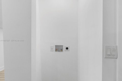 Купить виллу или дом в Майами, Флорида 4 спальни, 92.62м2, № 1986248 - фото 30