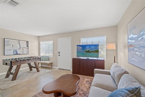 Appartement à louer à Brandon, Floride: 1 chambre, 74.32 m2 № 2416437 - photo 4