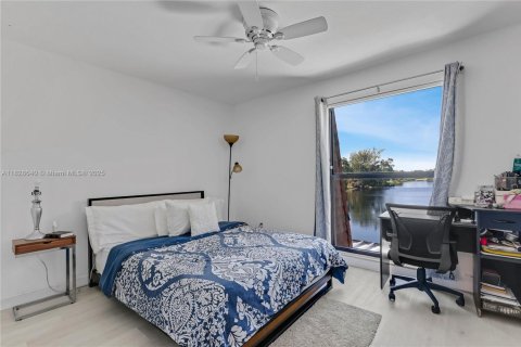 Купить кондоминиум в Пемброк-Пайнс, Флорида 2 спальни, 96.62м2, № 2054298 - фото 10