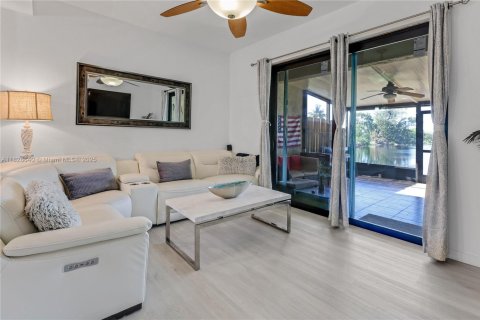 Купить кондоминиум в Пемброк-Пайнс, Флорида 2 спальни, 96.62м2, № 2054298 - фото 8